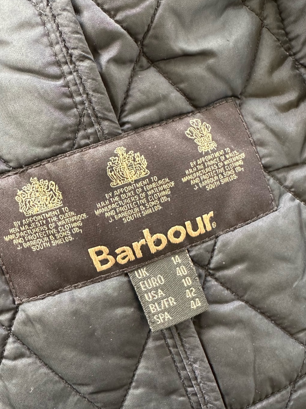 Barbour • Quilted Black Jacket - Picture 5 of 9